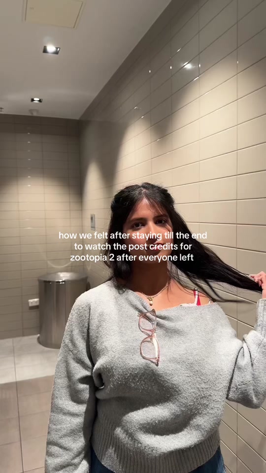 tiklocker_tell me why they changed his shirt to pink 😭 #zootopia2 #judyhopps #d....mp4