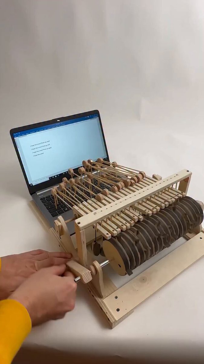 tiklocker_Brian Roemmele - “I hope this email finds you well”  Analog.mp4