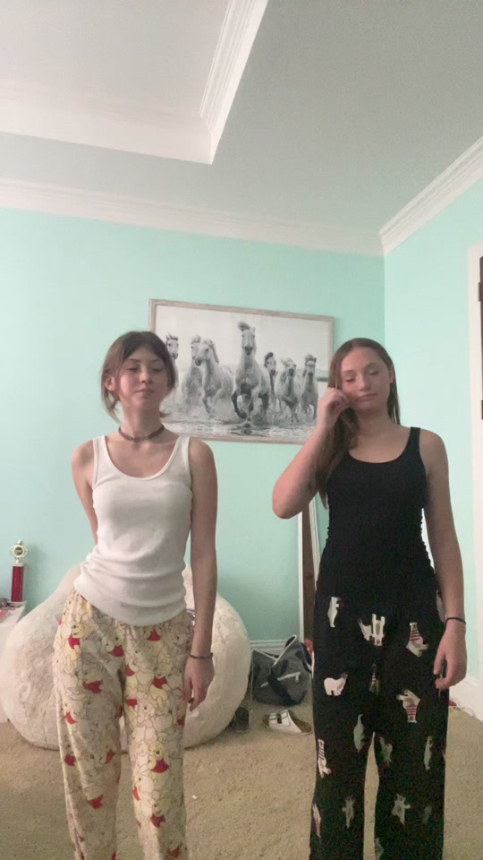 tiklocker_holy ate this #twin #ate #sameex #fyyyyyyyyyyyyyyyyyyyyyyyyyyyyyyyy....mp4